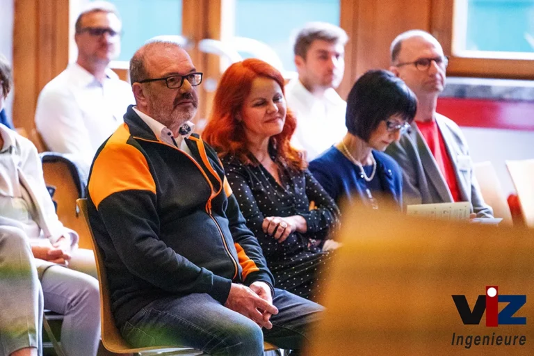 Dir. G. Strauss und LRätin C. Hagele am Techniktag 2023 in der HTL Jenbach